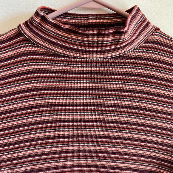 Hollister mock neck multicoloured full sleeved top - Picture 2 of 3